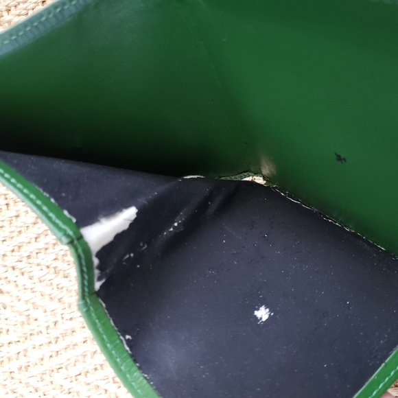 Louis Vuitton Green Epi Elise Tri-Fold wallet - Picture 6 of 7